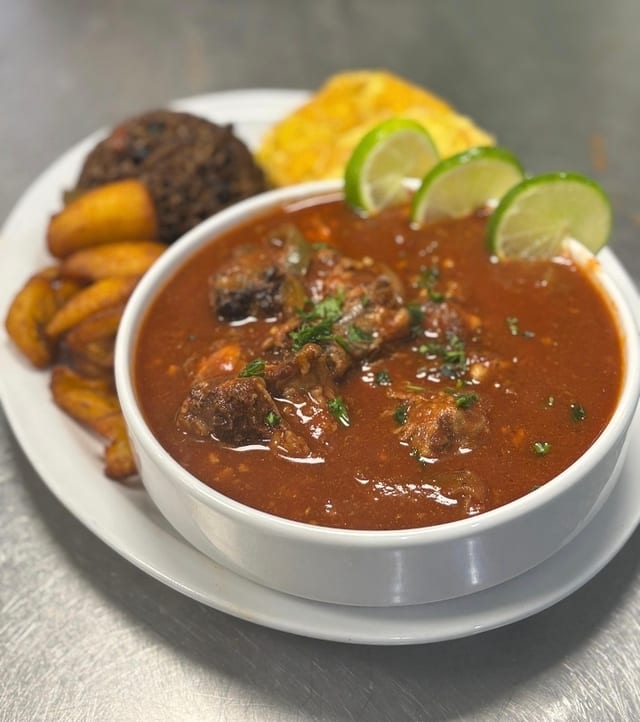 BRAISED OXTAILS | RABO ENCENDIDO.