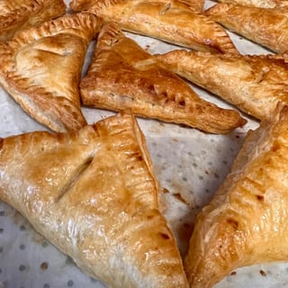GUAVA & CHEESE PASTRY